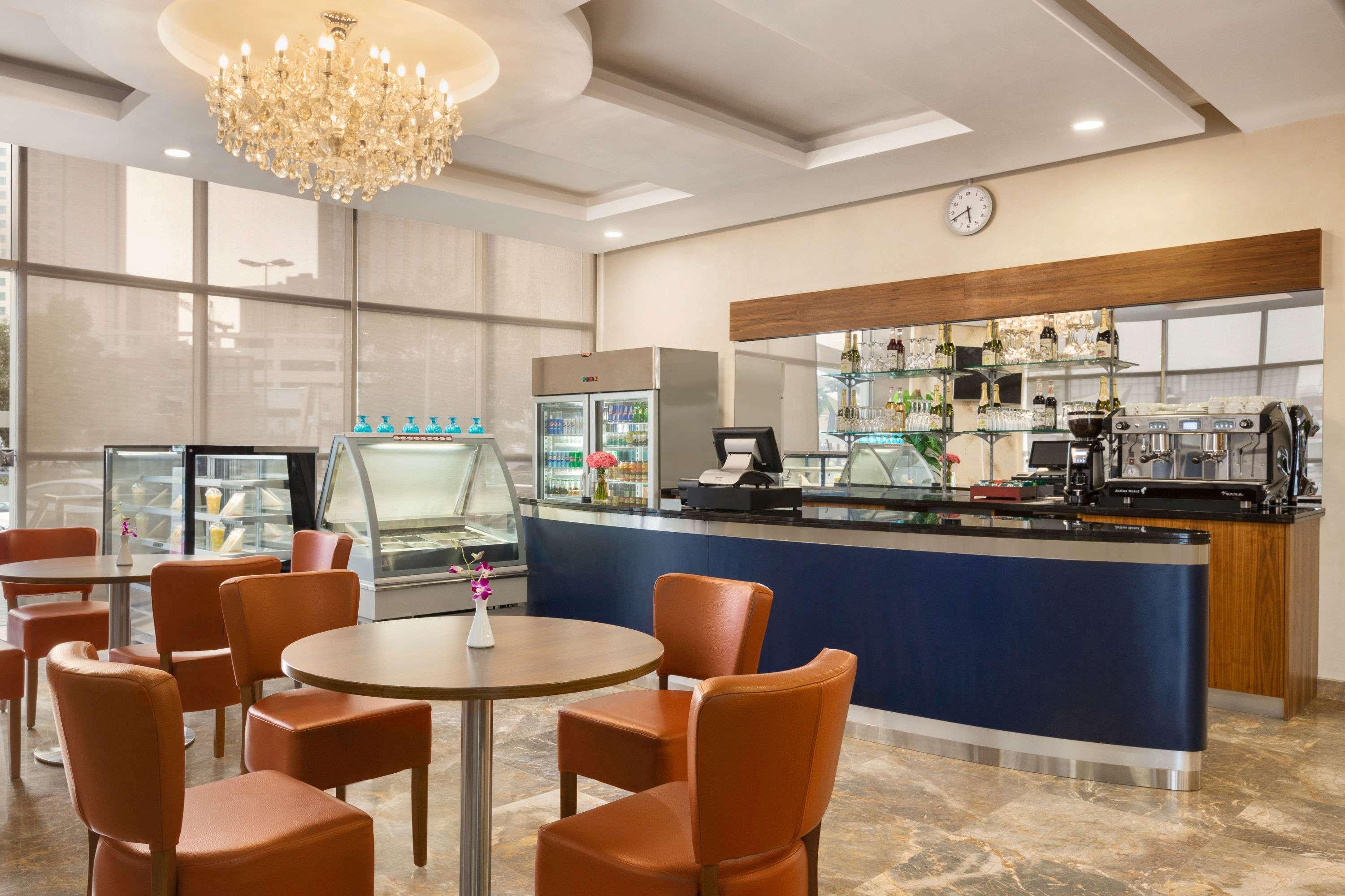 Ramada Encore By Wyndham Kuwait Downtown Kuwait City Eksteriør billede